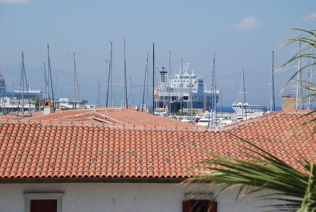 Marina Sahil Hotel Cesme Exterior photo